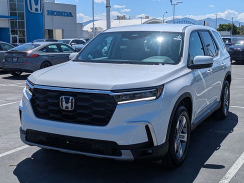 Certified 2025 Honda Pilot EX-L image 10