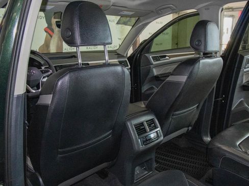 Used 2021 Volkswagen Atlas SEL Premium image 10