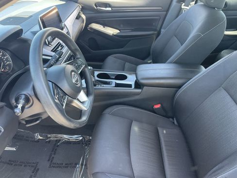 Used 2024 Nissan Altima 2.5 SV image 23