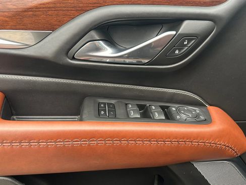 Used 2023 GMC Yukon Denali Ultimate image 11