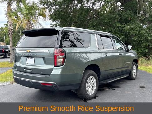 Used 2024 Chevrolet Suburban LT RWD image 5