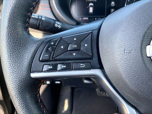 Used 2023 Nissan Kicks SR w/ SR Premium Package FWD image 24