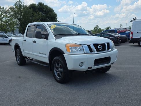 Used 2015 Nissan Titan PRO-4X w/ Pro-4x Luxury Package AWD/4WD image 9