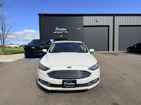 Used 2018 Ford Fusion SE w/ Equipment Group 201A image 2