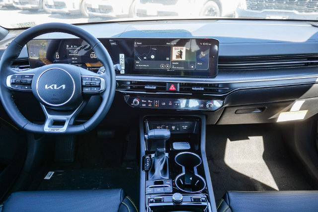 New 2027 Kia K5 GT FWD image 5