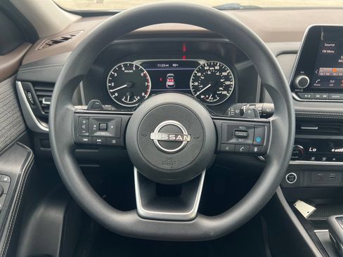 Used 2023 Nissan Rogue SV AWD/4WD image 14