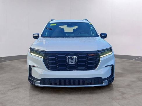 Certified 2025 Honda Pilot TrailSport image 2