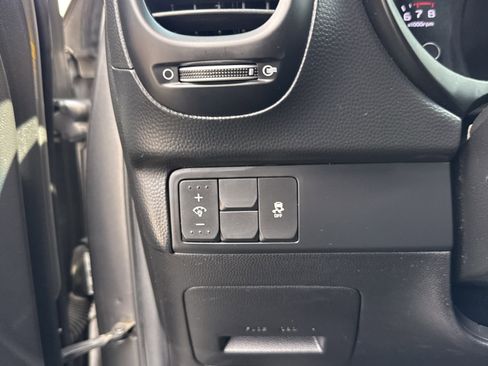 Used 2018 Kia Soul + FWD image 25