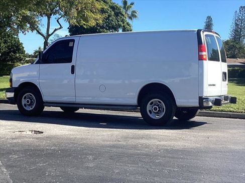 Used 2019 GMC Savana 2500 w/ Driver Convenience Package image 8