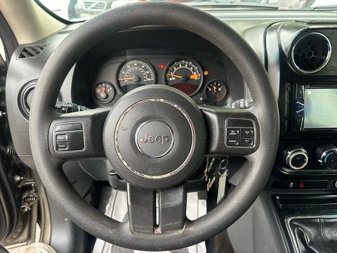 Used 2015 Jeep Patriot Sport image 16