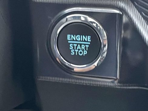 Used 2025 Ford F150 Lariat w/ Equipment Group 502A High AWD/4WD image 19