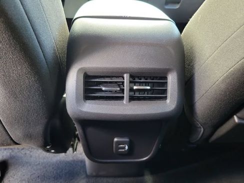 Used 2024 GMC Terrain SLE FWD image 12