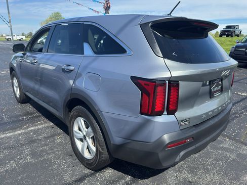 Used 2022 Kia Sorento LX FWD image 7