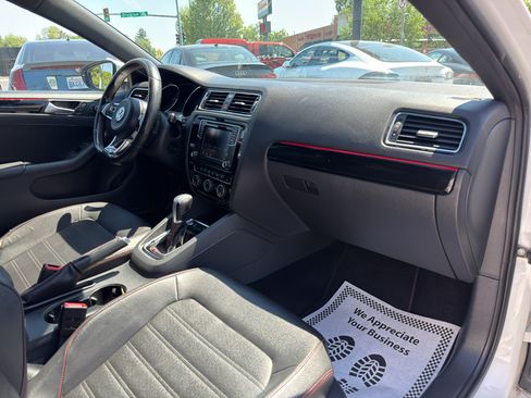 Used 2017 Volkswagen Jetta GLI FWD image 20