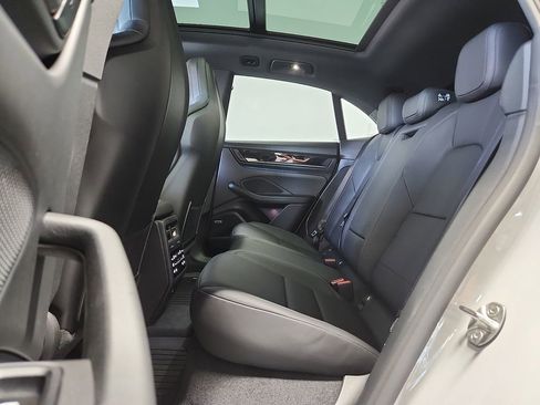 New 2026 Porsche Macan 4 Electric image 11