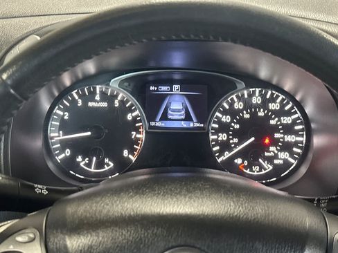 Used 2017 Nissan Pathfinder SL AWD/4WD image 25
