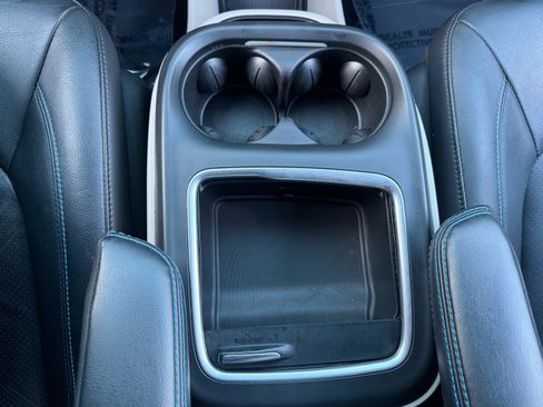 Used 2021 Chrysler Pacifica Touring-L FWD image 30