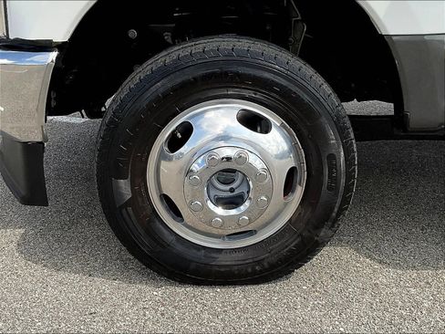 Used 2020 Ford F350 Lariat w/ Lariat Value Package AWD/4WD image 39