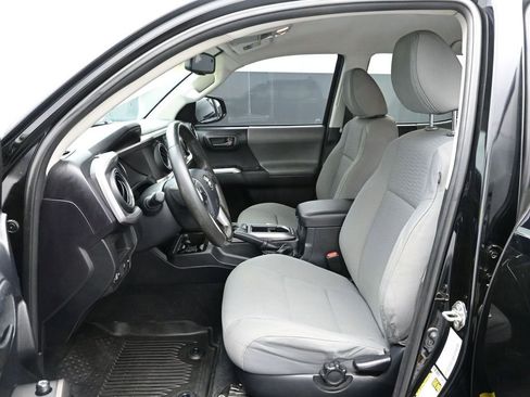 Used 2019 Toyota Tacoma SR5 image 12