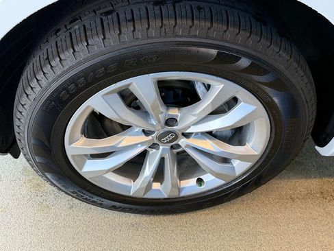 Used 2019 Audi Q7 2.0T Premium w/ Convenience Package AWD/4WD image 9