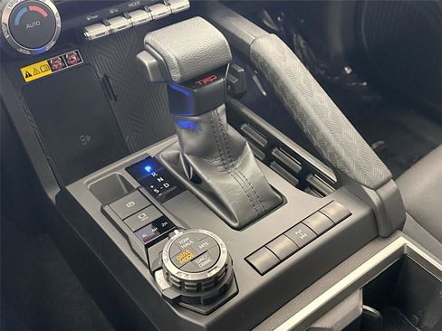 Used 2024 Toyota Tacoma TRD Off-Road w/ TRD Off Road Upgrade Package image 27