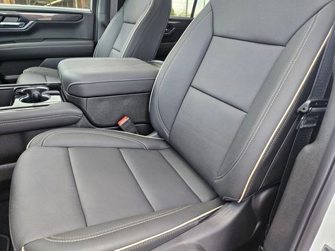 New 2026 GMC Yukon Elevation image 23