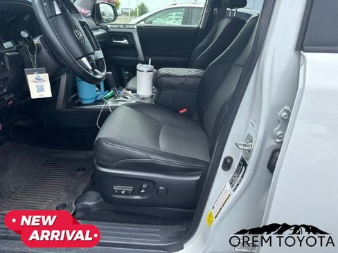 Used 2024 Toyota 4Runner SR5 Premium w/ Moonroof Package AWD/4WD image 10