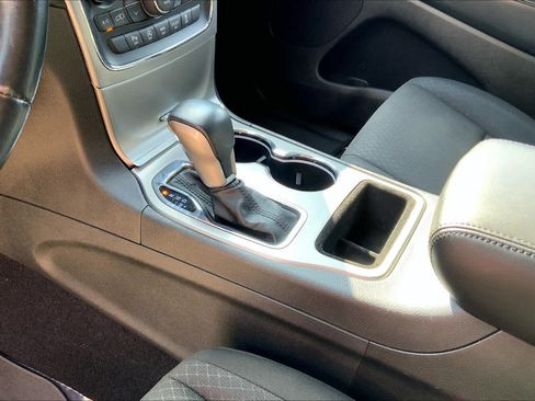 Used 2021 Jeep Grand Cherokee Laredo RWD image 16