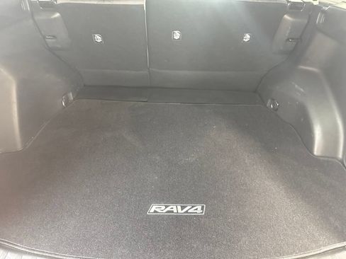 Used 2023 Toyota RAV4 XLE AWD/4WD image 9