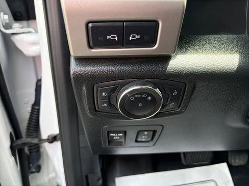 Used 2020 Ford F150 Lariat w/ Equipment Group 502A Luxury AWD/4WD image 19