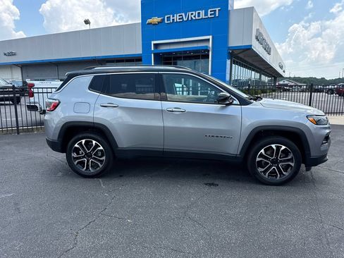 Used 2022 Jeep Compass Limited w/ Sun and Sound Group AWD/4WD image 5