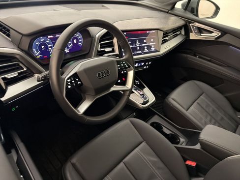 Used 2025 Audi Q4 e-tron Premium w/ Convenience Package image 4