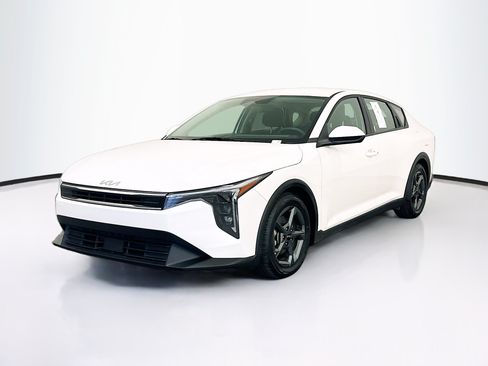 Used 2025 Kia K4 FWD image 3