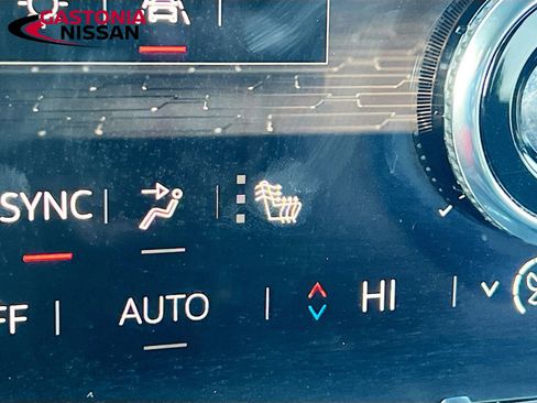 Used 2025 GMC Acadia Elevation image 27