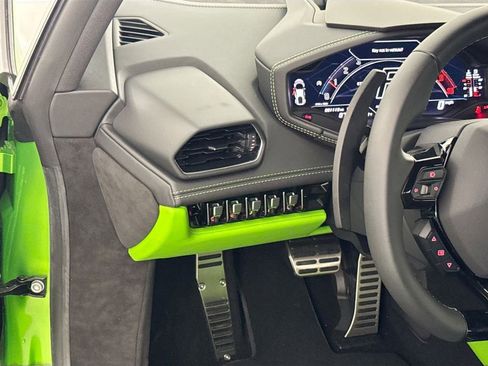 Used 2023 Lamborghini Huracan Tecnica image 10