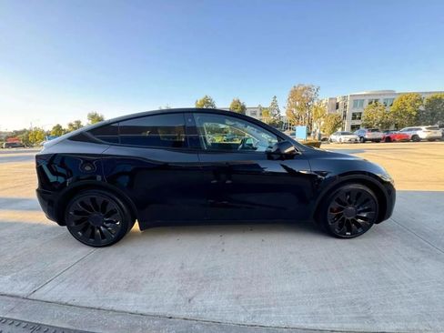 Used 2023 Tesla Model Y Performance AWD/4WD image 8