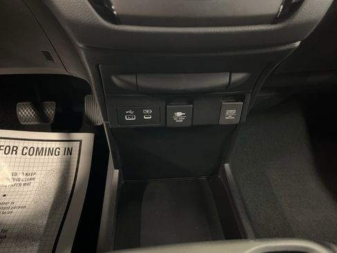 Used 2025 Honda Odyssey Elite image 22