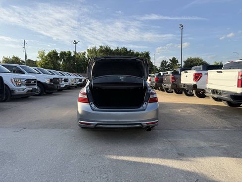 Used 2016 Honda Accord EX image 39