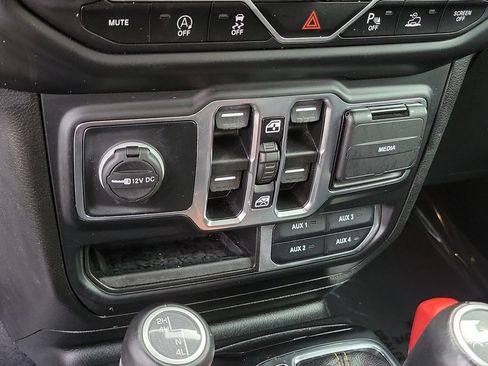 Used 2021 Jeep Gladiator Overland AWD/4WD image 30
