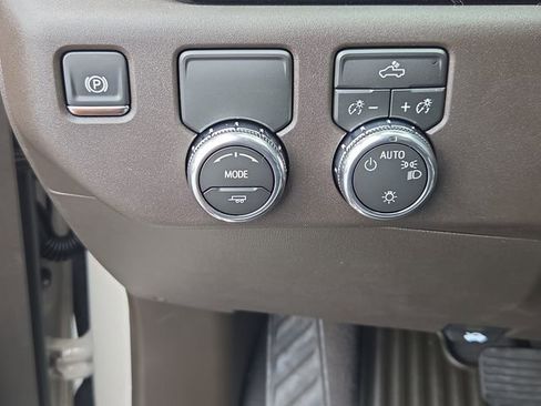 New 2026 GMC Sierra 1500 SLE w/ Max Trailering Package image 20