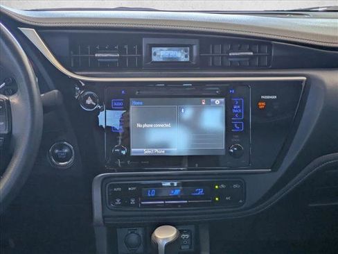 Used 2017 Toyota Corolla SE w/ SE Premium Package FWD image 14
