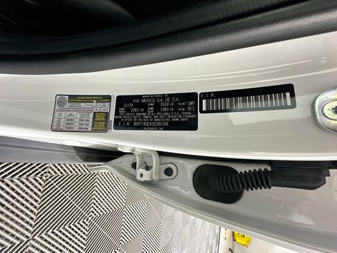 Used 2025 Kia K4 LXS image 12