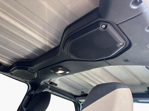 Used 2018 Jeep Wrangler Unlimited Rubicon w/ LED Lighting Group image 28