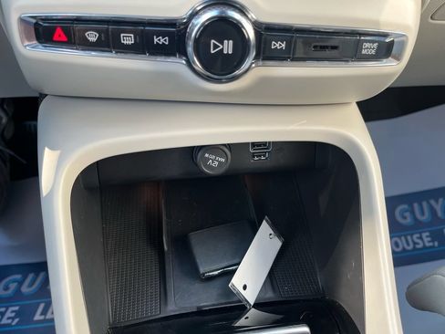 Used 2021 Volvo XC40 T5 Inscription AWD/4WD image 13