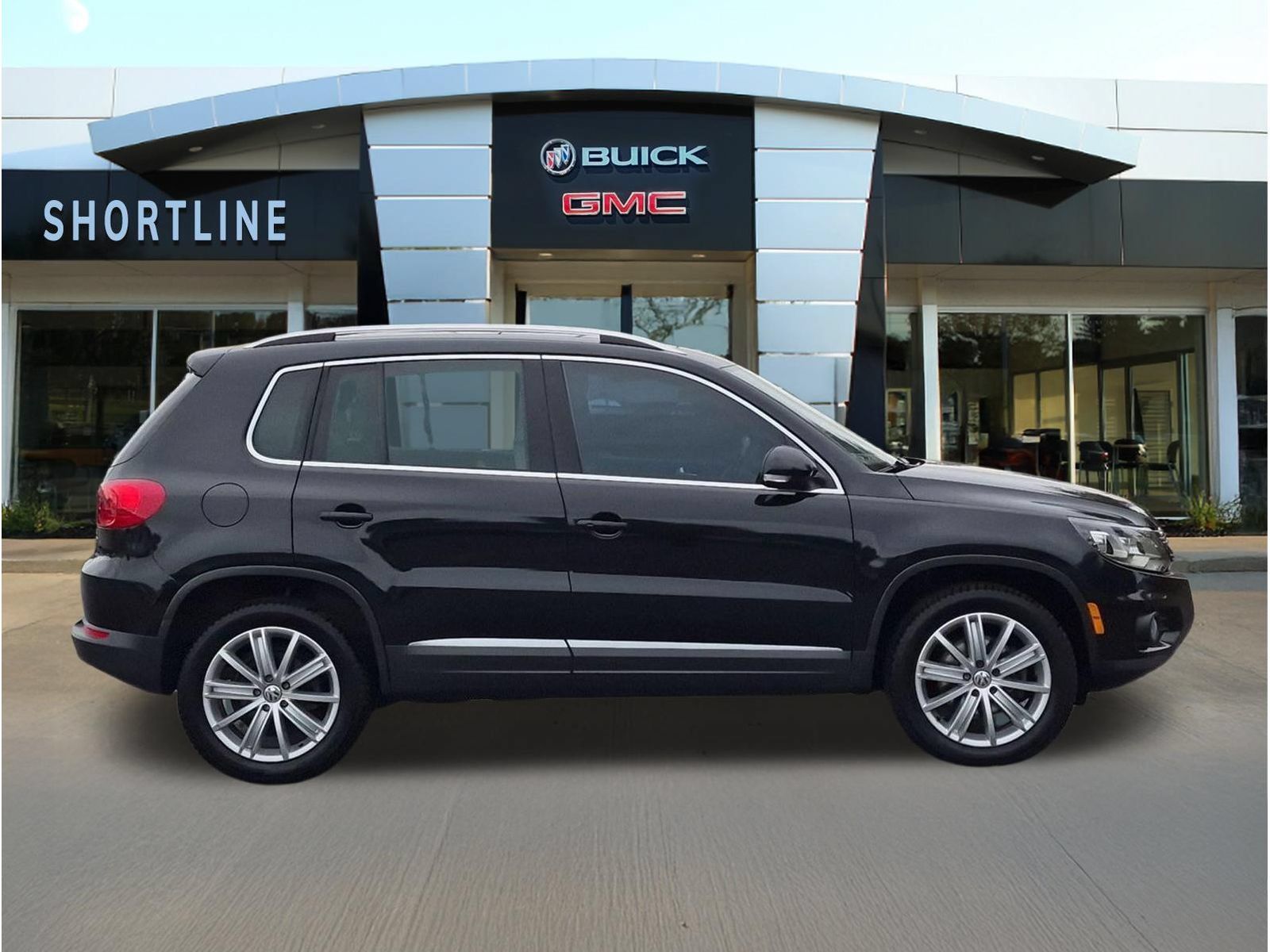 Used 2016 Volkswagen Tiguan SE AWD/4WD image 2