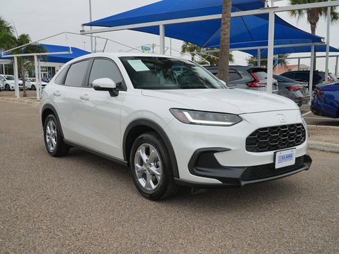 Used 2025 Honda HR-V LX image 3