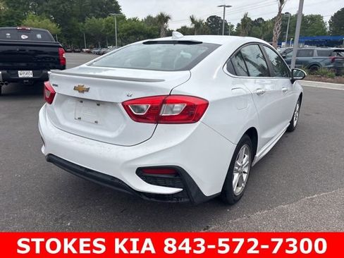Used 2017 Chevrolet Cruze LT w/ Sun And Sound Package image 5
