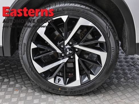 Used 2024 Mitsubishi Outlander SE AWD/4WD image 8
