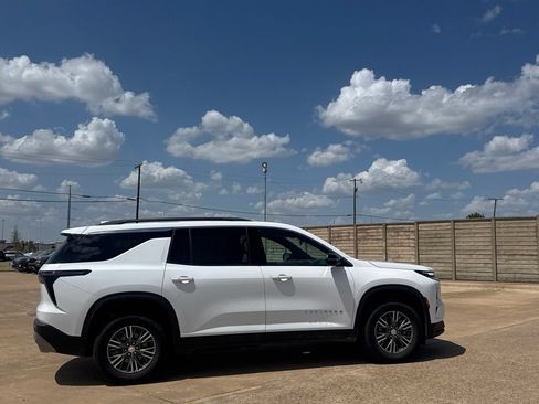 Used 2025 Chevrolet Traverse LT AWD/4WD image 27