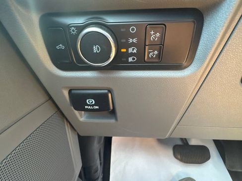 Used 2025 Ford F150 XLT w/ Equipment Group 301A Standard AWD/4WD image 17
